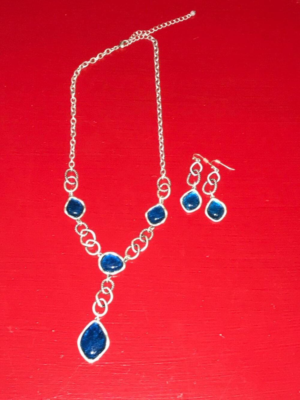 Vintage Avon NRQ Blue Stone Y Necklace and Earrings Set